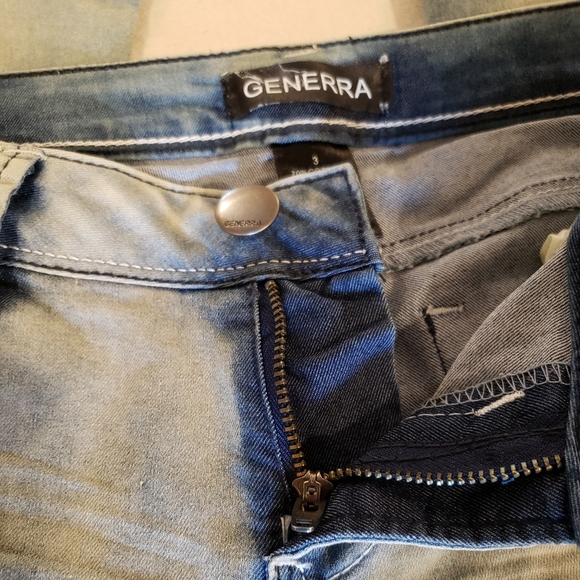 90s Vintage Light Wash Jeans - Picture 12 of 13